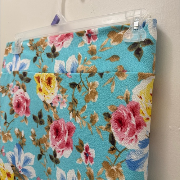 Custom made outfit - Picture 7 of 9